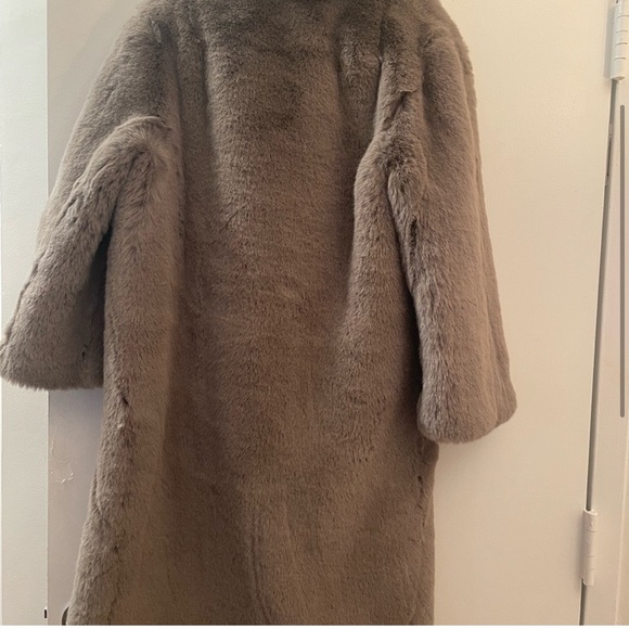 H&M Faux Fur Teddy Coat - Picture 4 of 5